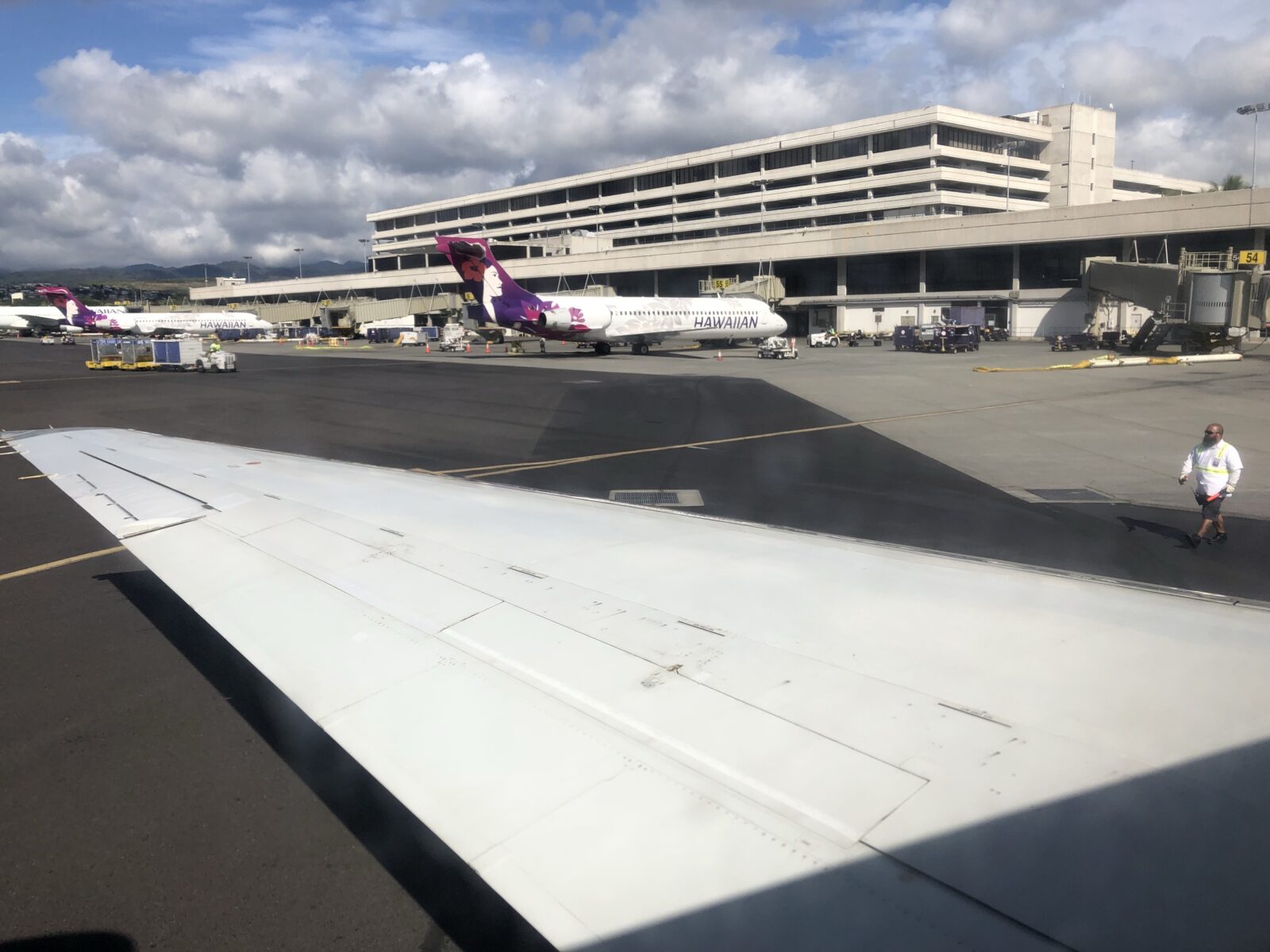 Review Hawaiian Airlines