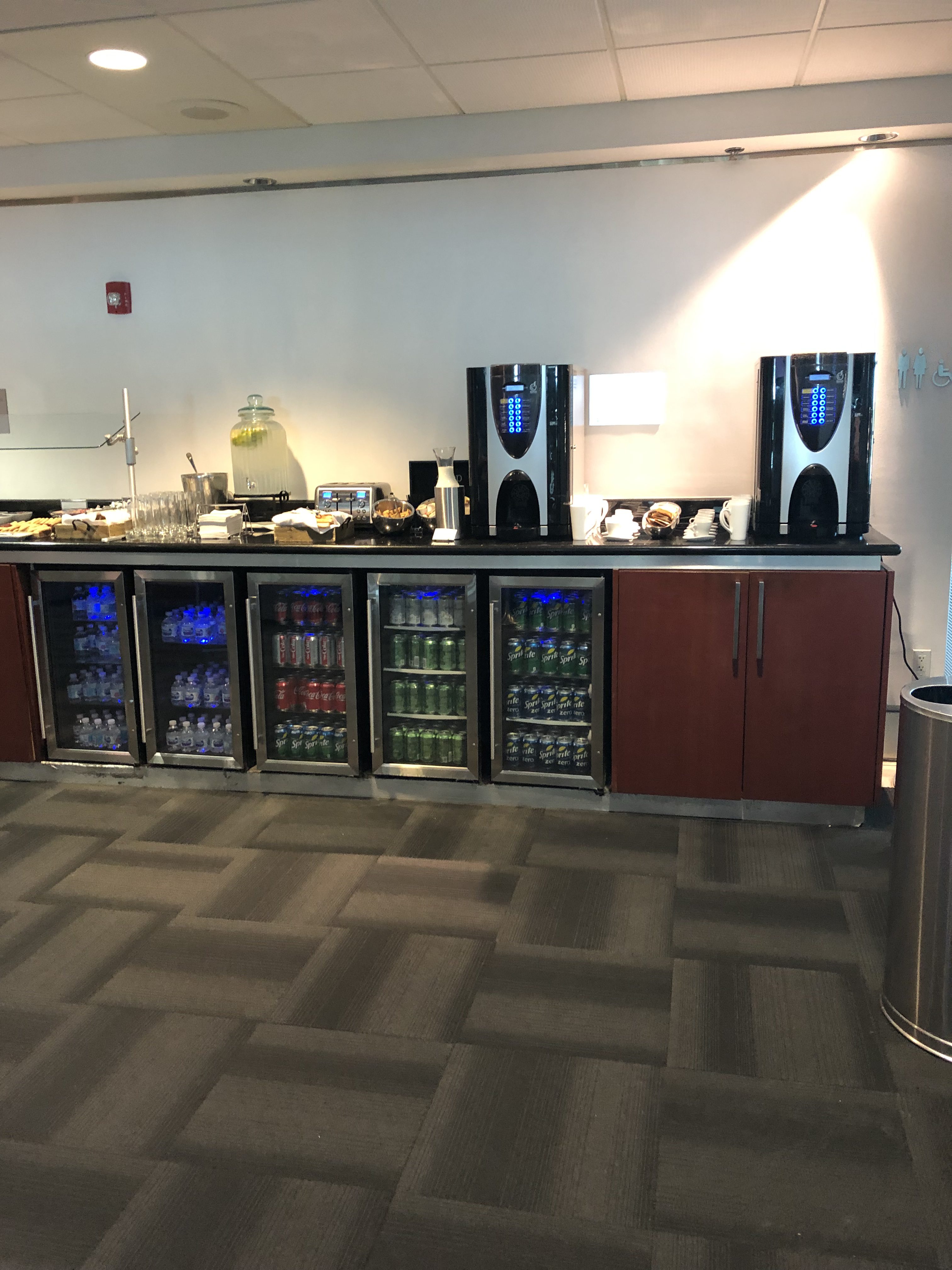 Review: LATAM Lounge am Miami Flughafen