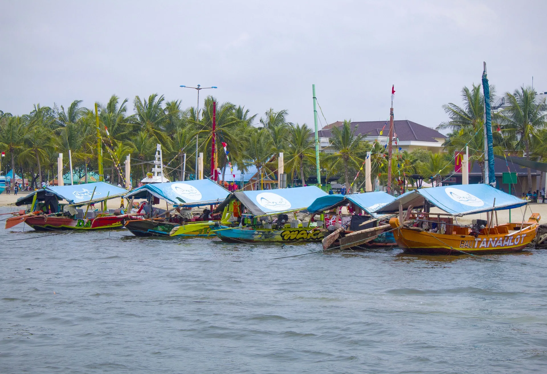 Nach Indonesien in der Business Class nur 688 Euro