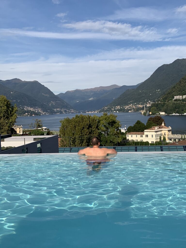 Infinity Pool des Hilton Lake Como
