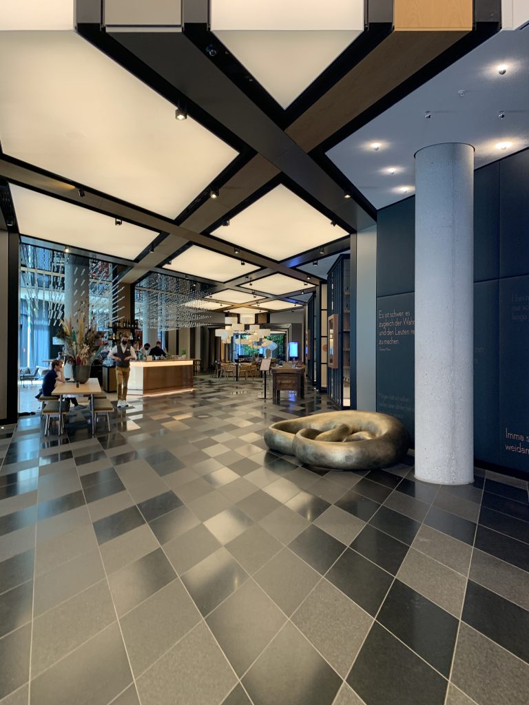 Lobby im Andaz München