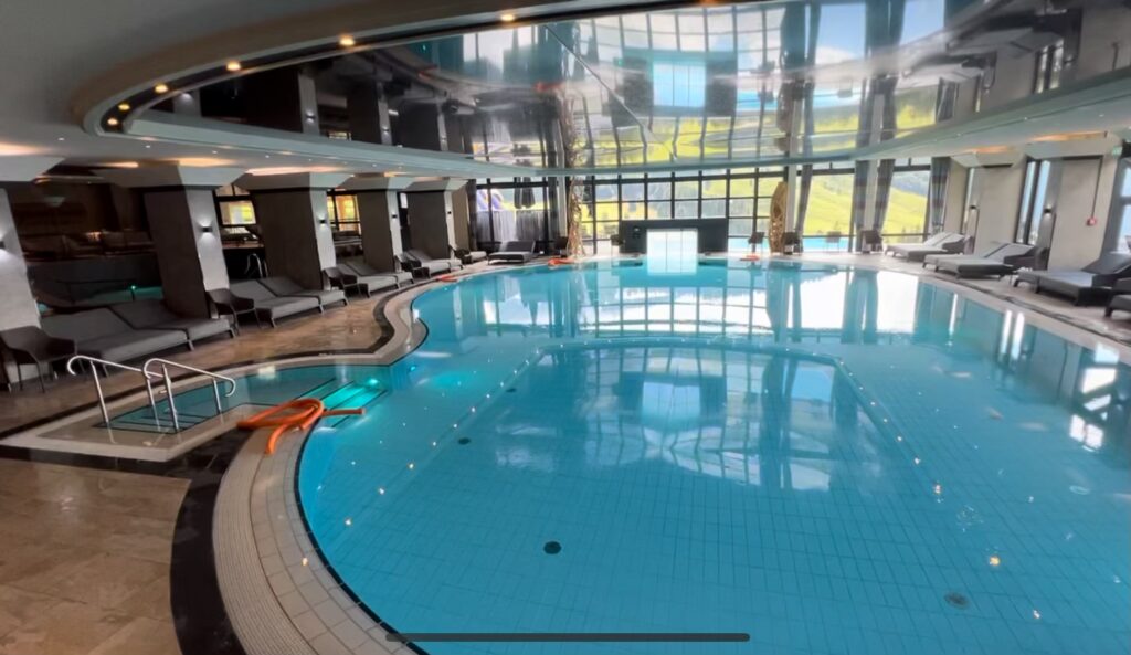 Pool und Wellness im Kinderhotel Oberjoch Familux Resort